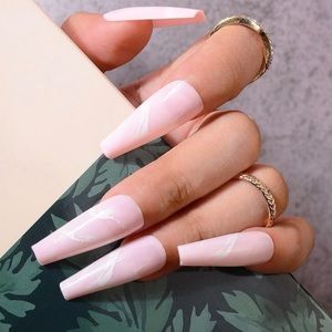 Set of 24 gorgeous marbled pink nails
